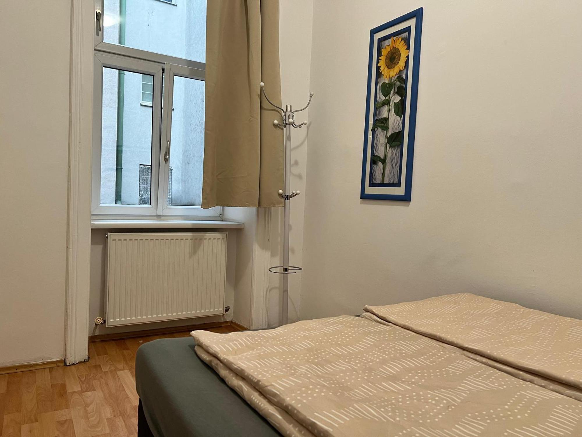 Apartment Lovely 2br Near Danube River *